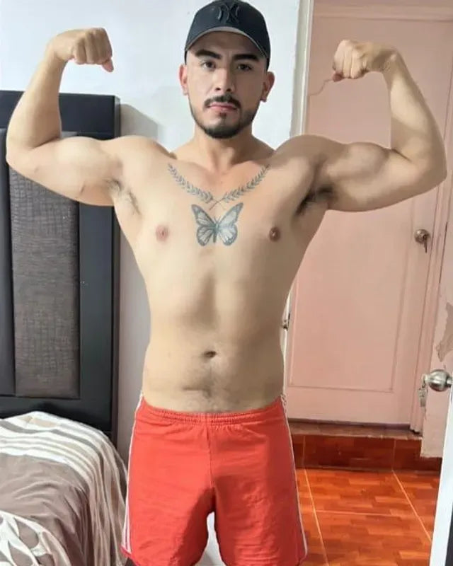 Asesorado de Max Rodríguez, después